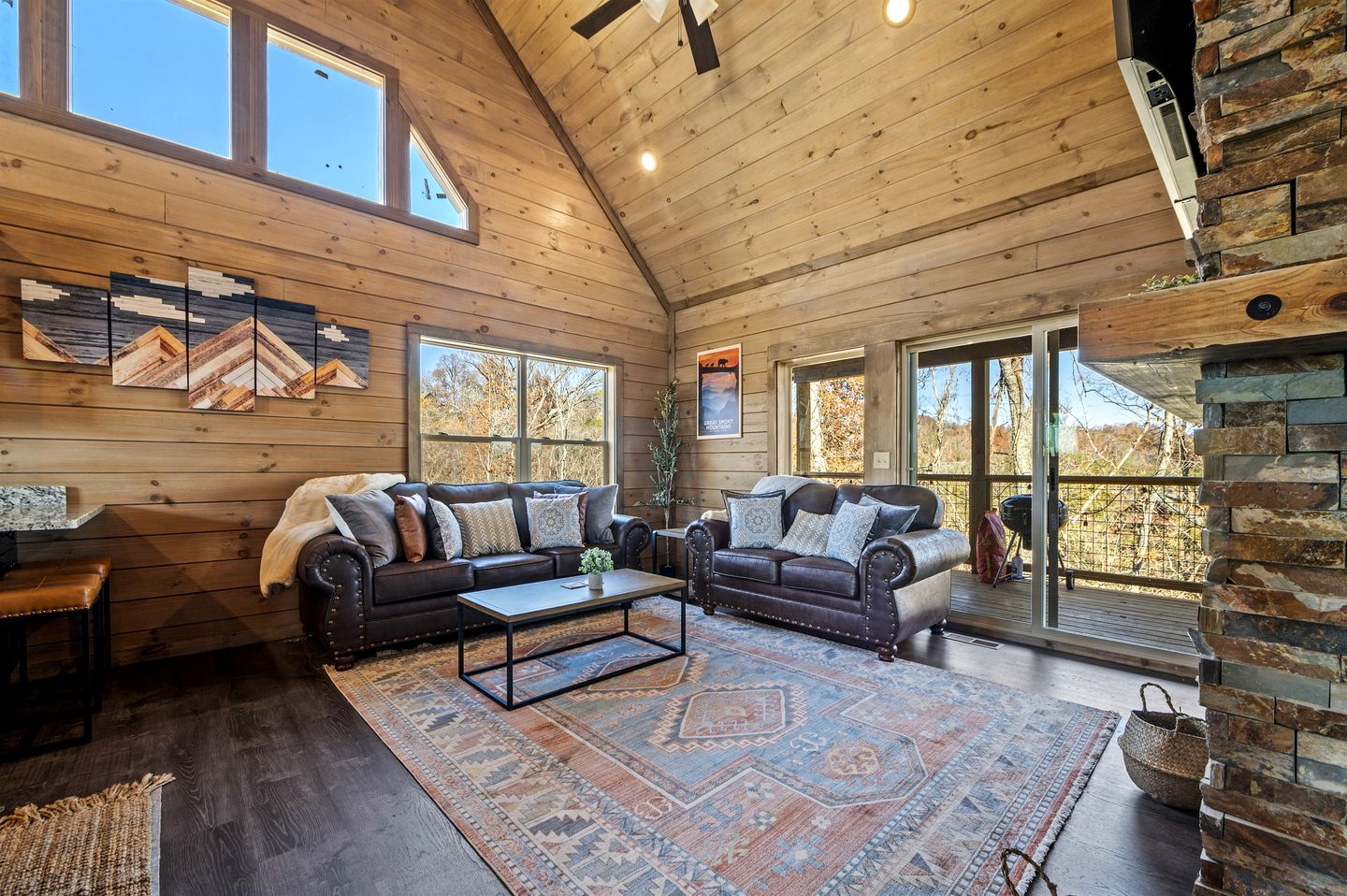 Tranquil Cabin with Private Pool and Deck in Sevierville, Tennesee