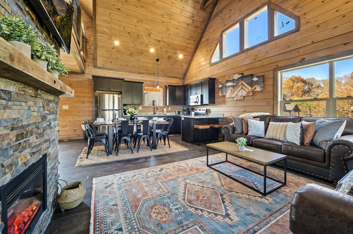 Tranquil Cabin with Private Pool and Deck in Sevierville, Tennesee