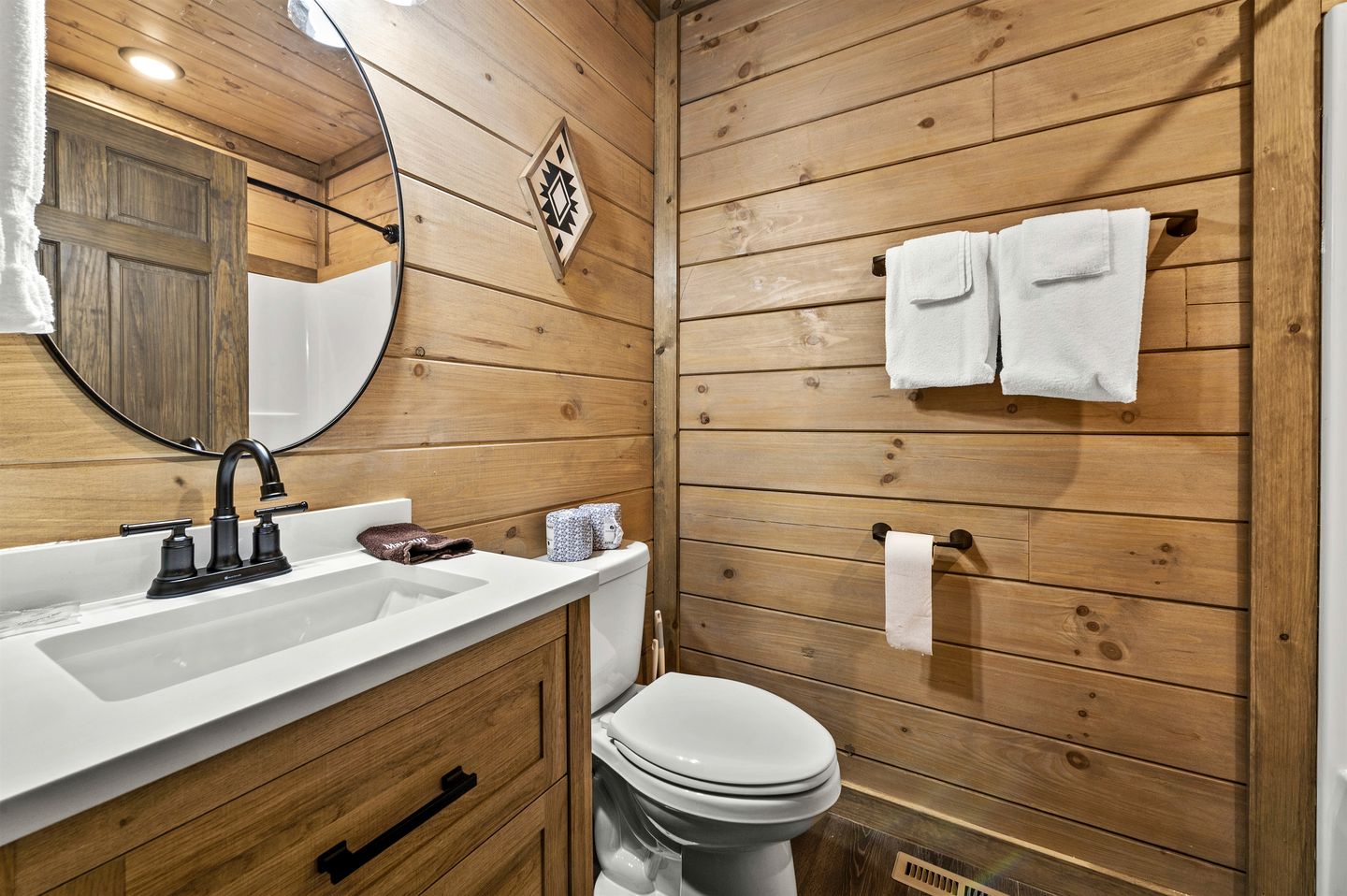 Tranquil Cabin with Private Pool and Deck in Sevierville, Tennesee