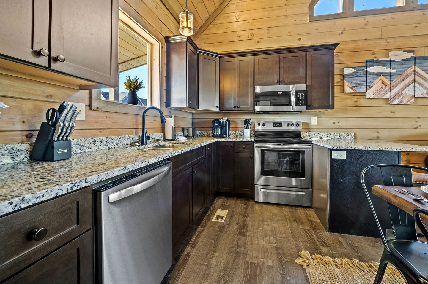 Tranquil Cabin with Private Pool and Deck in Sevierville, Tennesee