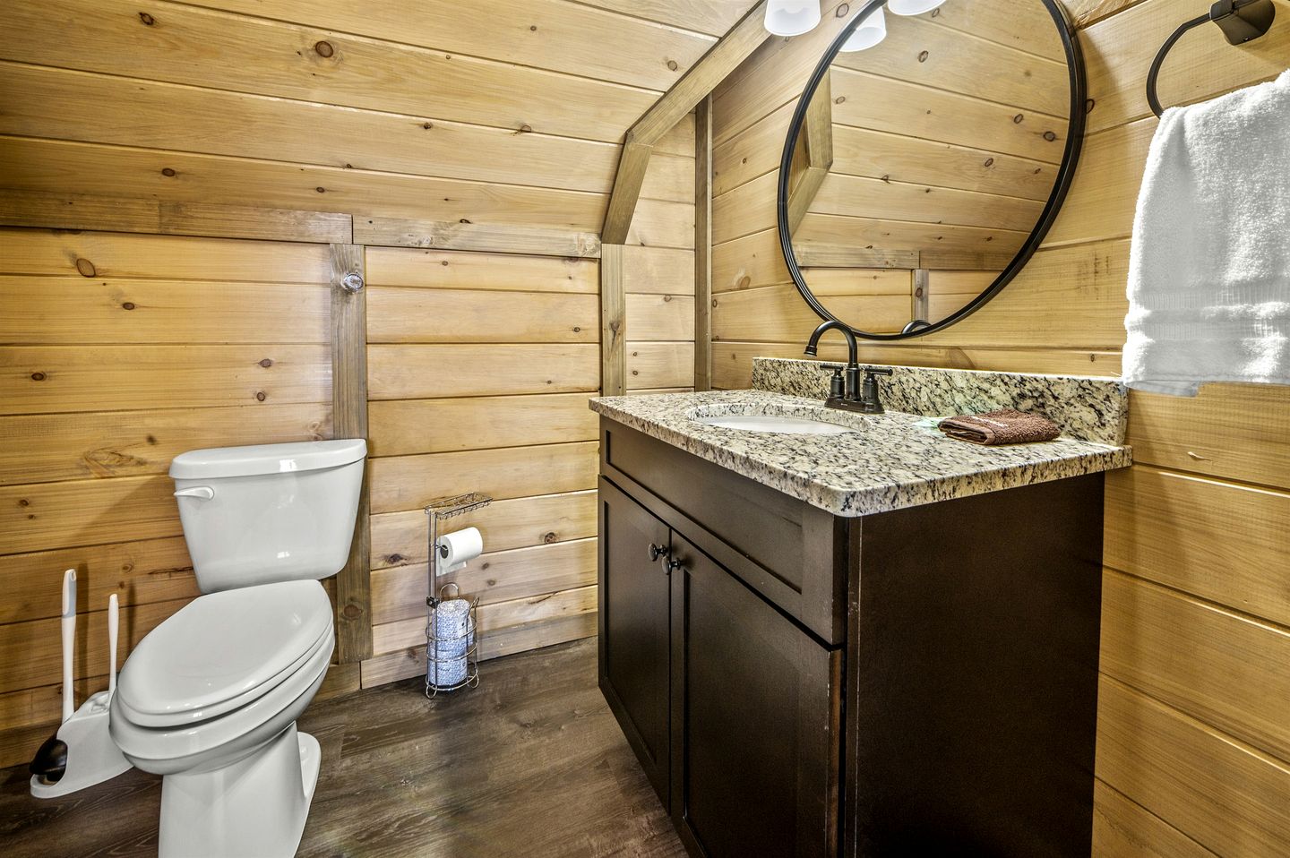 Tranquil Cabin with Private Pool and Deck in Sevierville, Tennesee