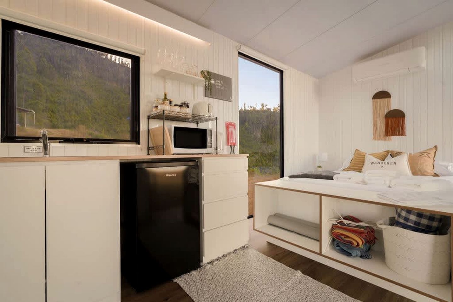 Tranquil and Relaxing Tiny House with Great Views in New South Wales, Australia