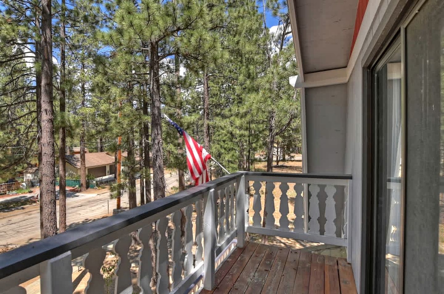 Tranquil Cabin with Barbecue and Beautiful Outdoor Living Space in Big Bear Lake, California