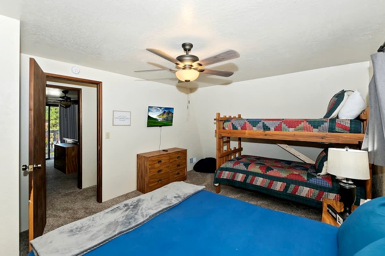 Cabins (United States of America, Big Bear, California)