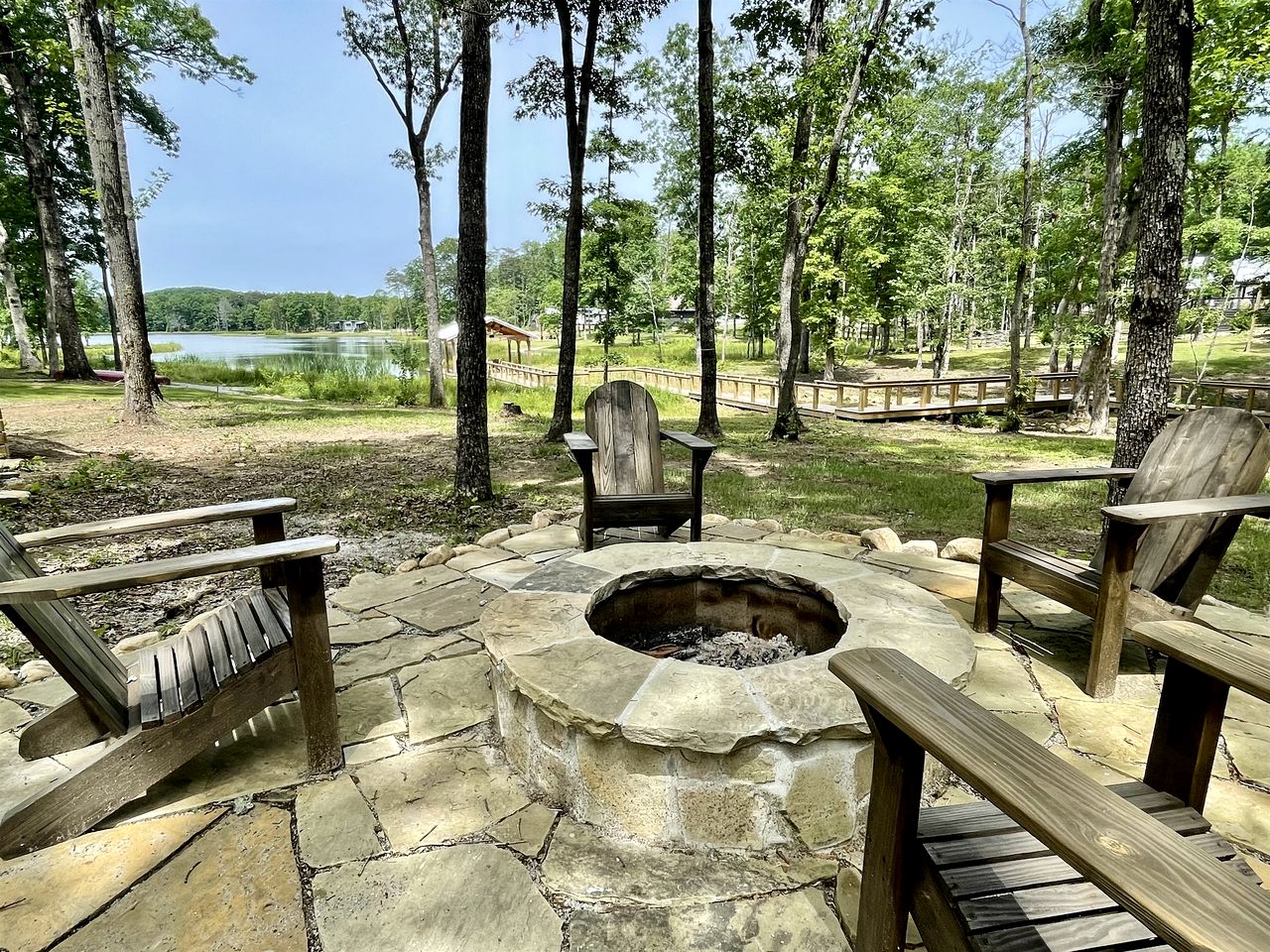Tranquil Cabin with Fire Pit and Panoramic Lake Views in Tennessee