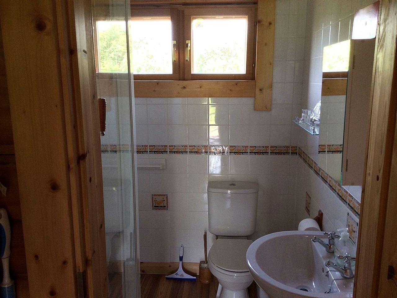 Tranquil Countryside Luxury Cabin on Small Farm off East Devon Coast, England