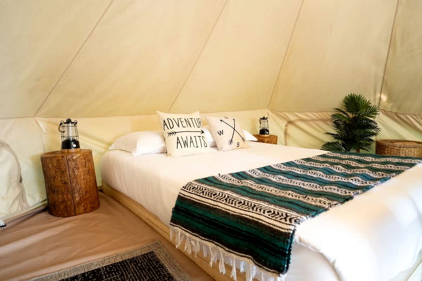 Tranquil Forest Oasis: Fabulous Bell Tent for Two near Tobermory, Canada