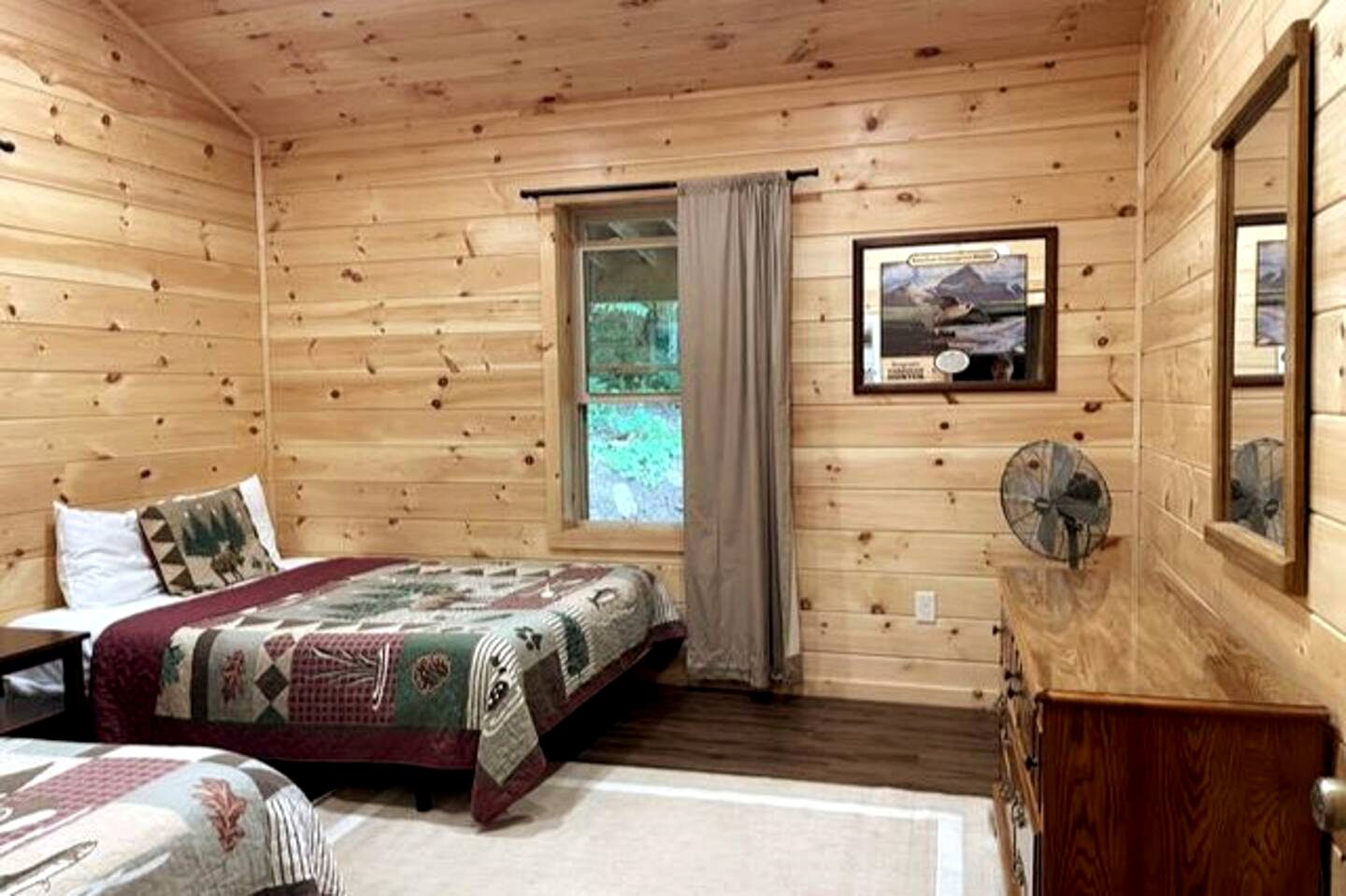 Tranquil Glamping Mountain Getaway: Beautiful Cabin by a Lake in the Adirondack Park in Eagle Bay, New York