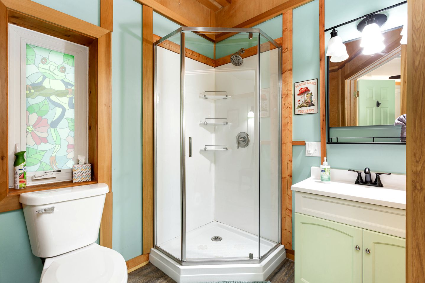 Tranquil Hocking Hills Cottage at Old Mans Cave Perfect for a Pet-Friendly Getaway with Private Outdoor Jacuzzi