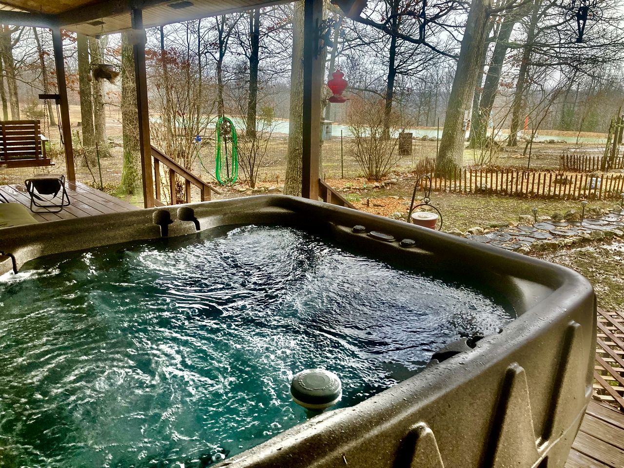 Secluded Lakefront House Nestled in the Woods for an Unforgettable Adventure in Nature in Williford, Arkansas