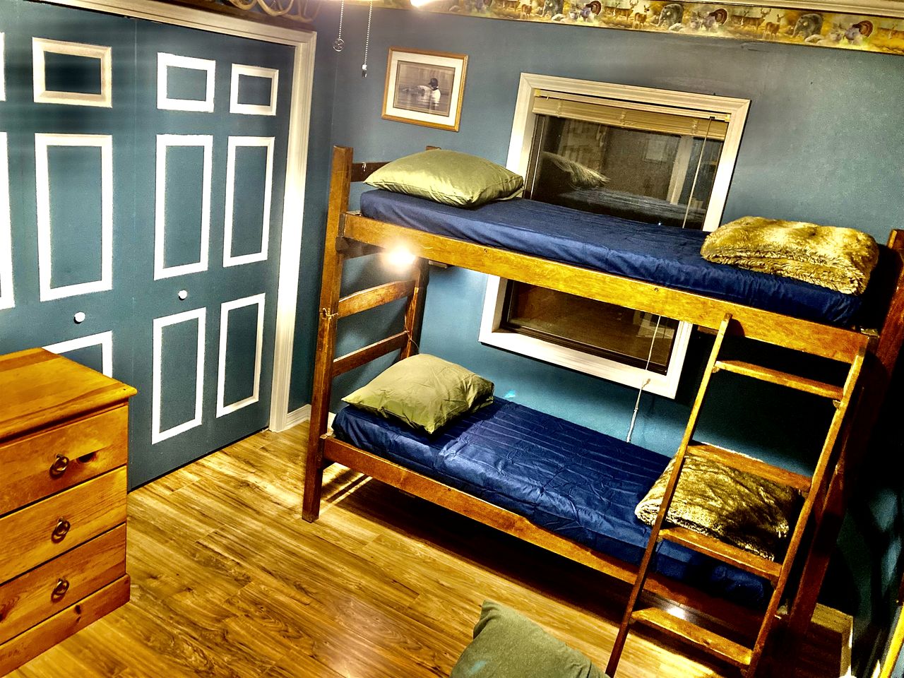 Secluded Lakefront House Nestled in the Woods for an Unforgettable Adventure in Nature in Williford, Arkansas