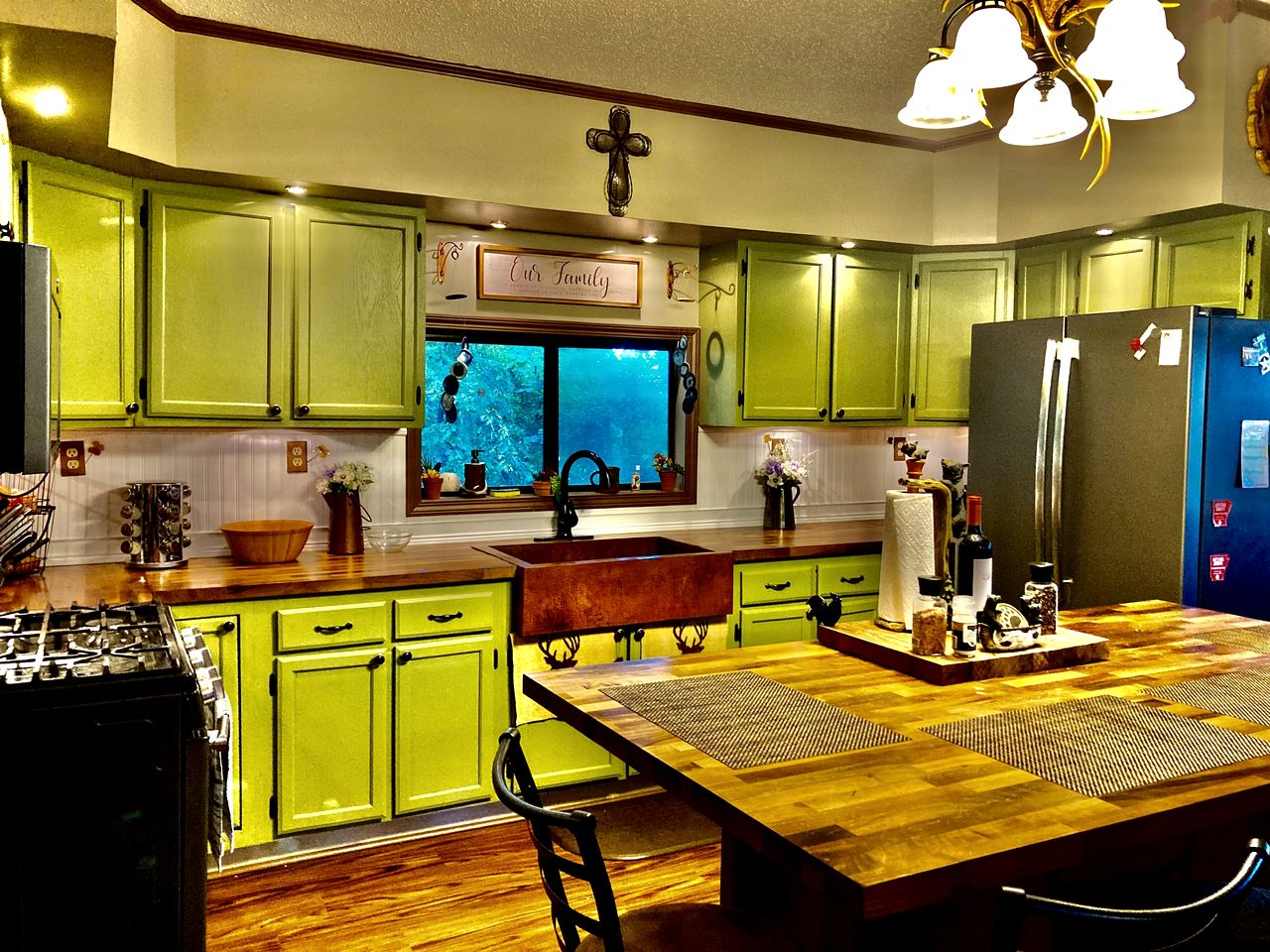 Secluded Lakefront House Nestled in the Woods for an Unforgettable Adventure in Nature in Williford, Arkansas