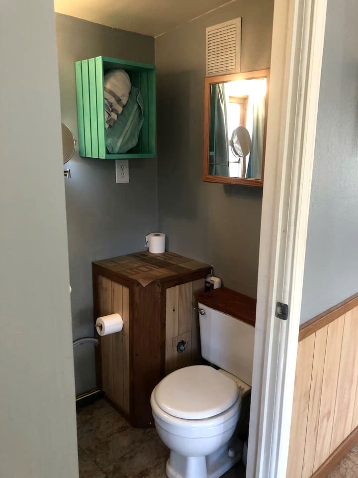 Tranquil Lakefront Cabin Surrounded by Woods, Wildlife & Scenic Trails in  Williford, Arkansas