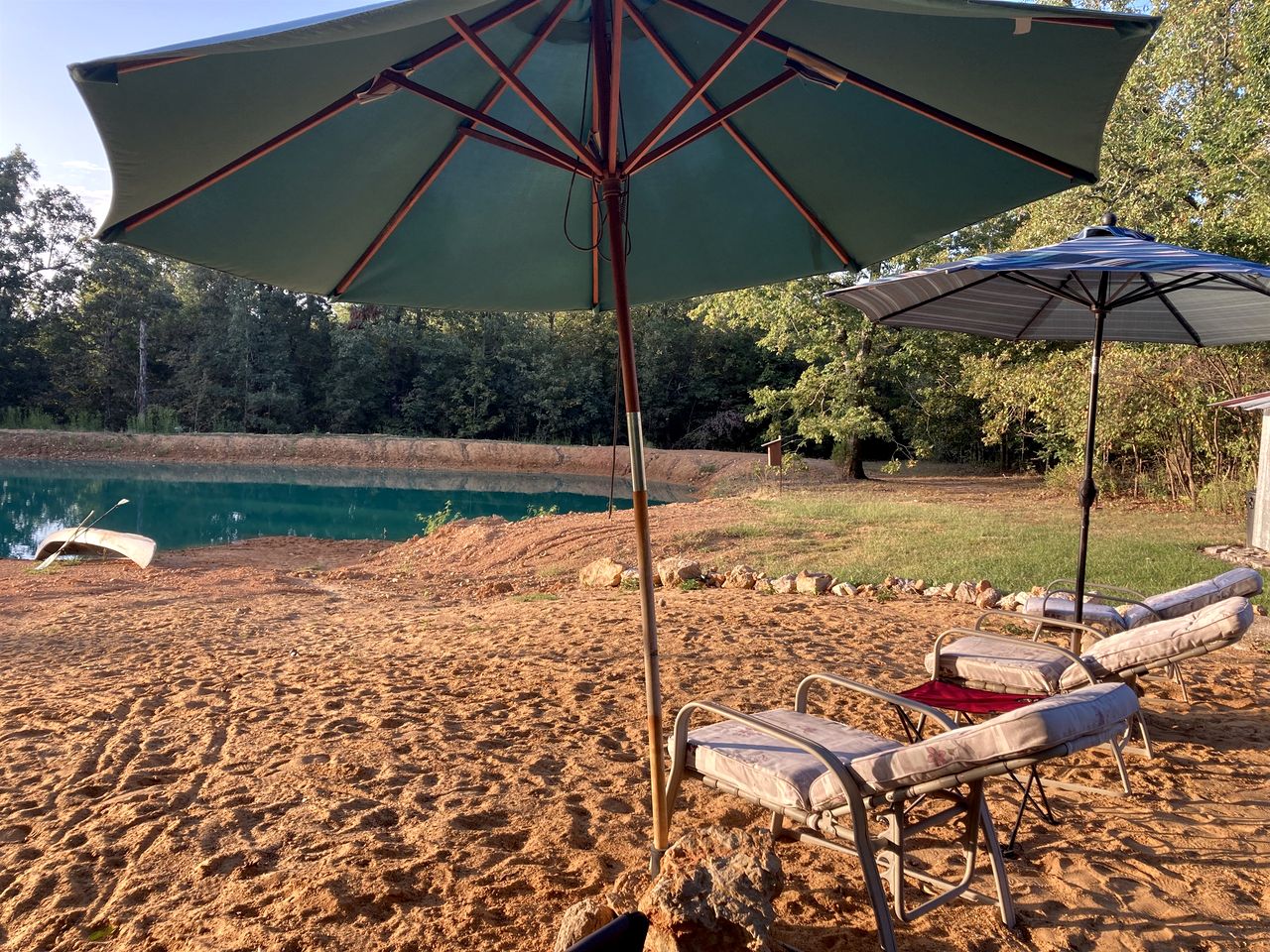 Secluded Lakefront House Nestled in the Woods for an Unforgettable Adventure in Nature in Williford, Arkansas