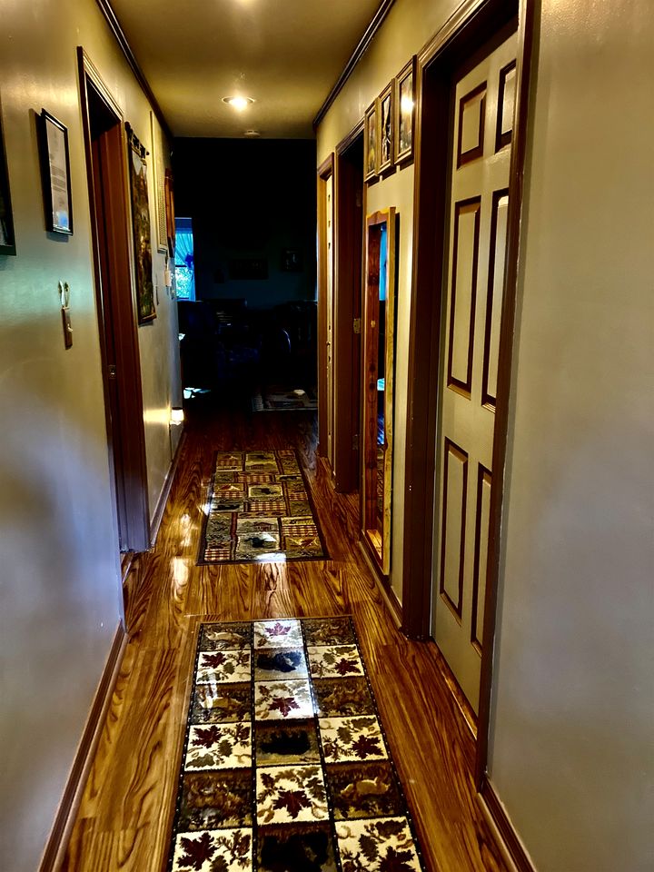 Secluded Lakefront House Nestled in the Woods for an Unforgettable Adventure in Nature in Williford, Arkansas