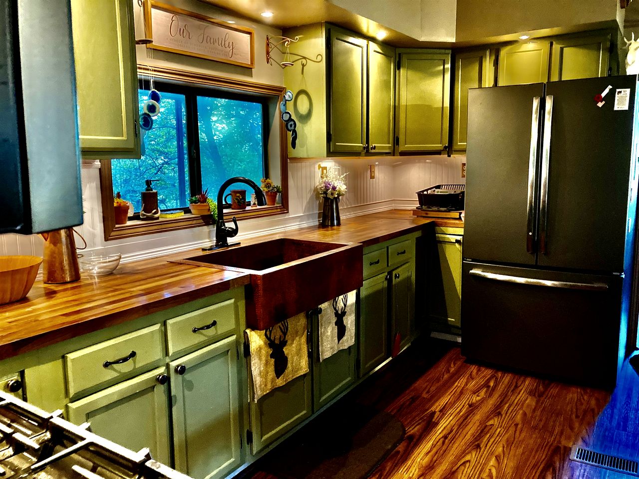 Secluded Lakefront House Nestled in the Woods for an Unforgettable Adventure in Nature in Williford, Arkansas