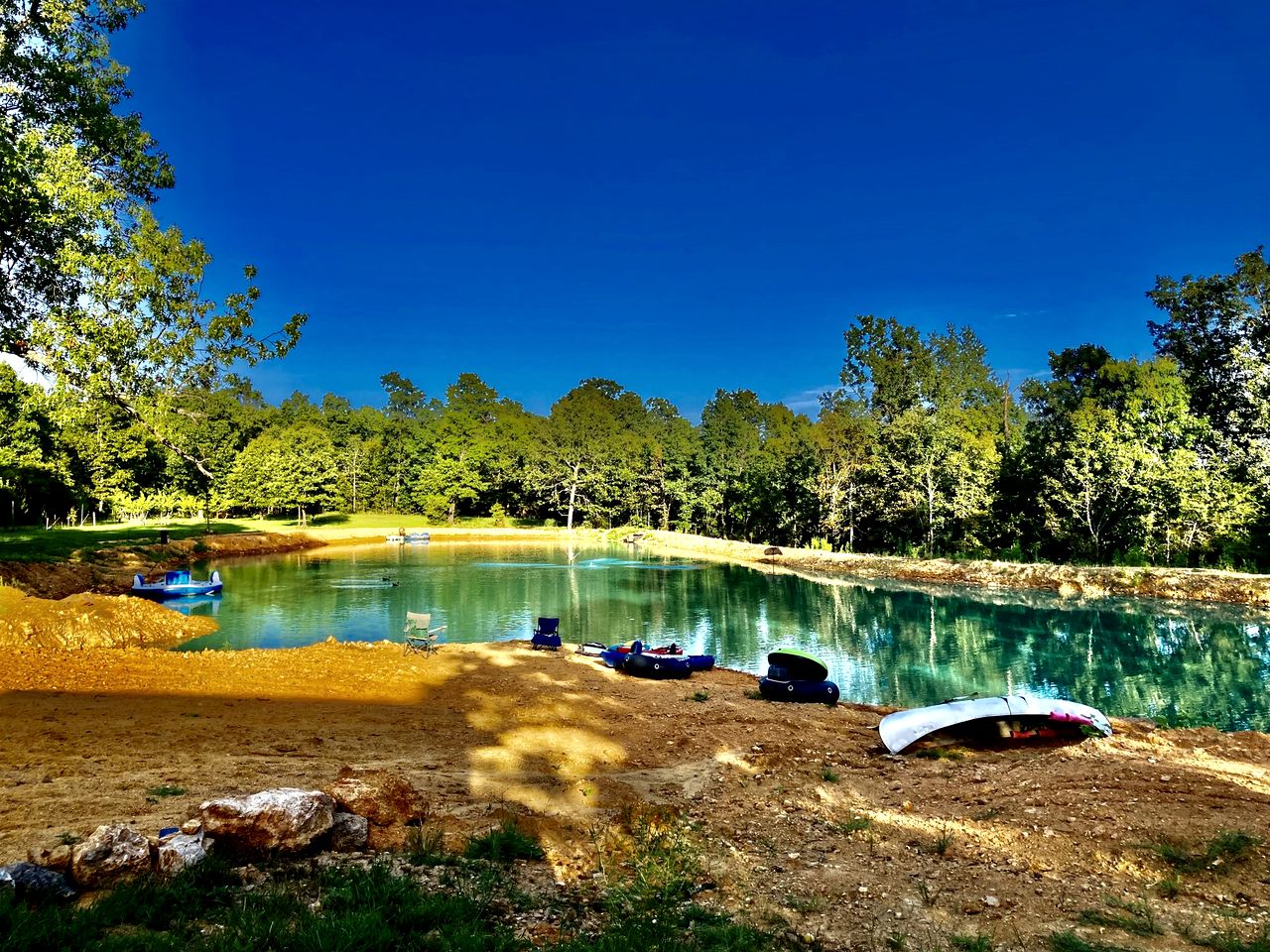 Secluded Lakefront House Nestled in the Woods for an Unforgettable Adventure in Nature in Williford, Arkansas