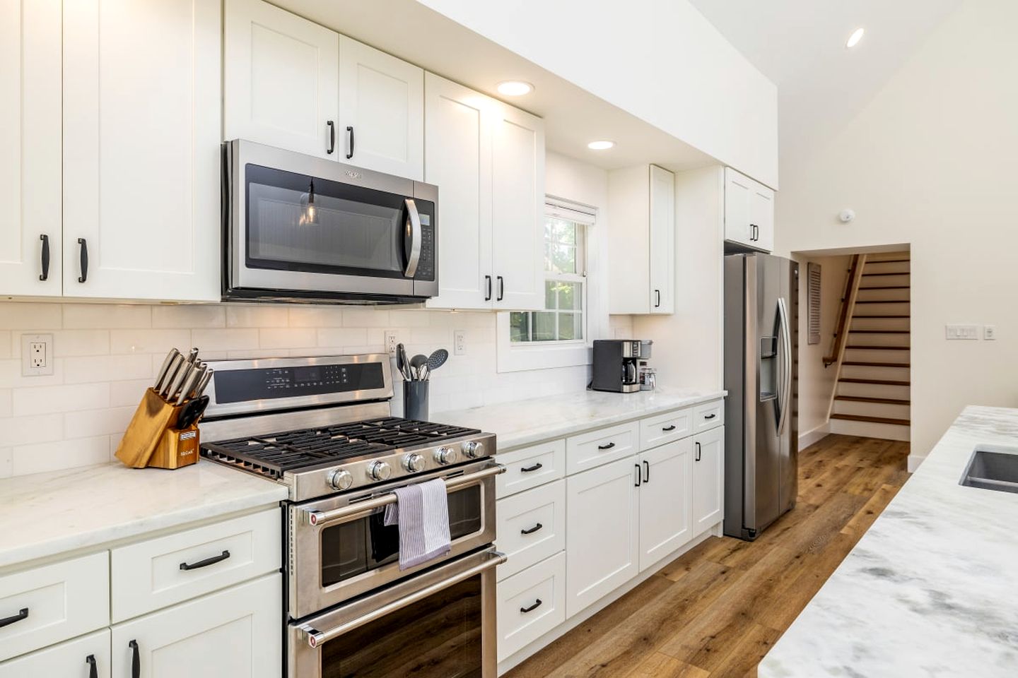 Tranquil Farmhouse Cottage with Scenic Views of the Smoky Mountains in Maryville, Tennessee