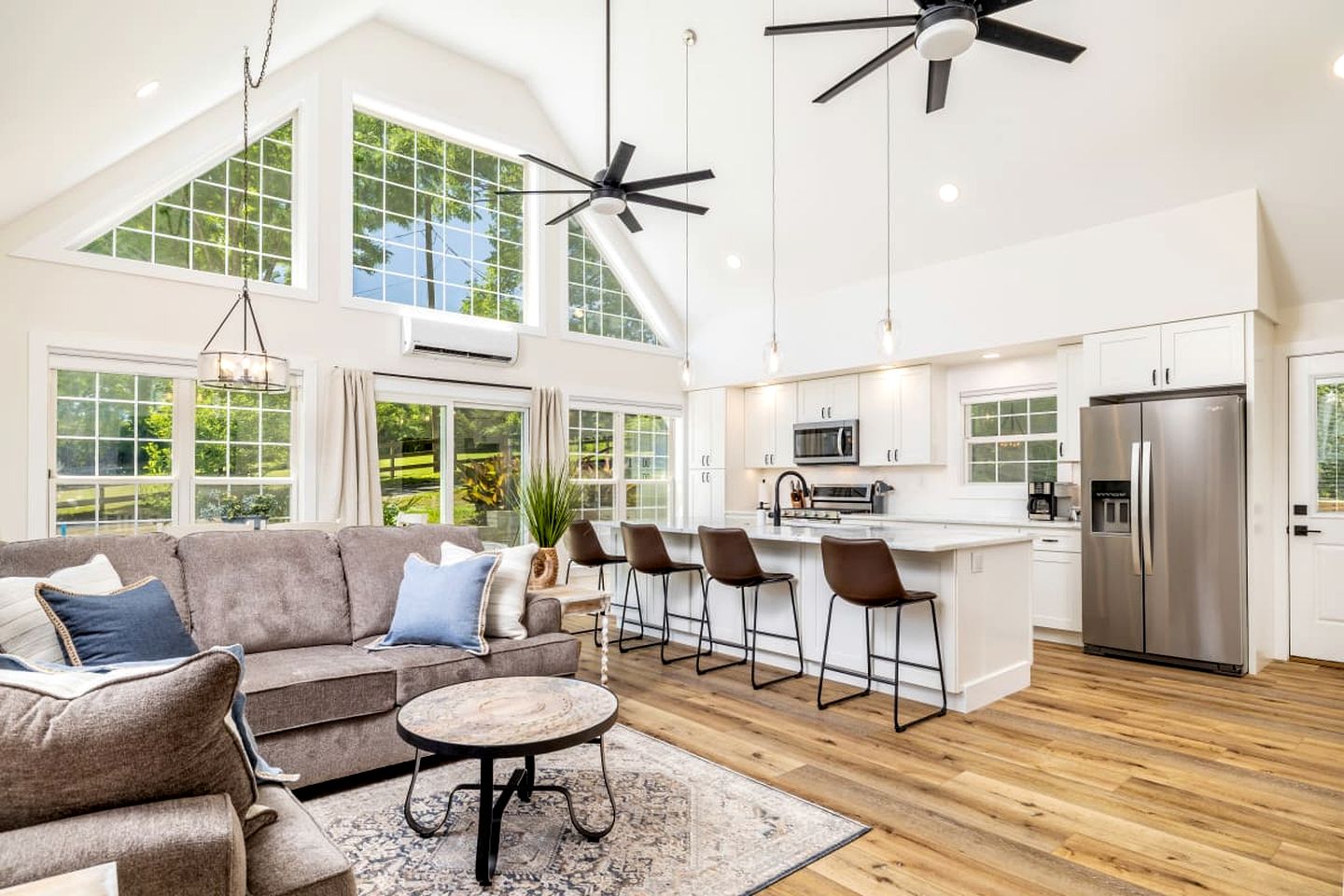 Tranquil Farmhouse Cottage with Scenic Views of the Smoky Mountains in Maryville, Tennessee
