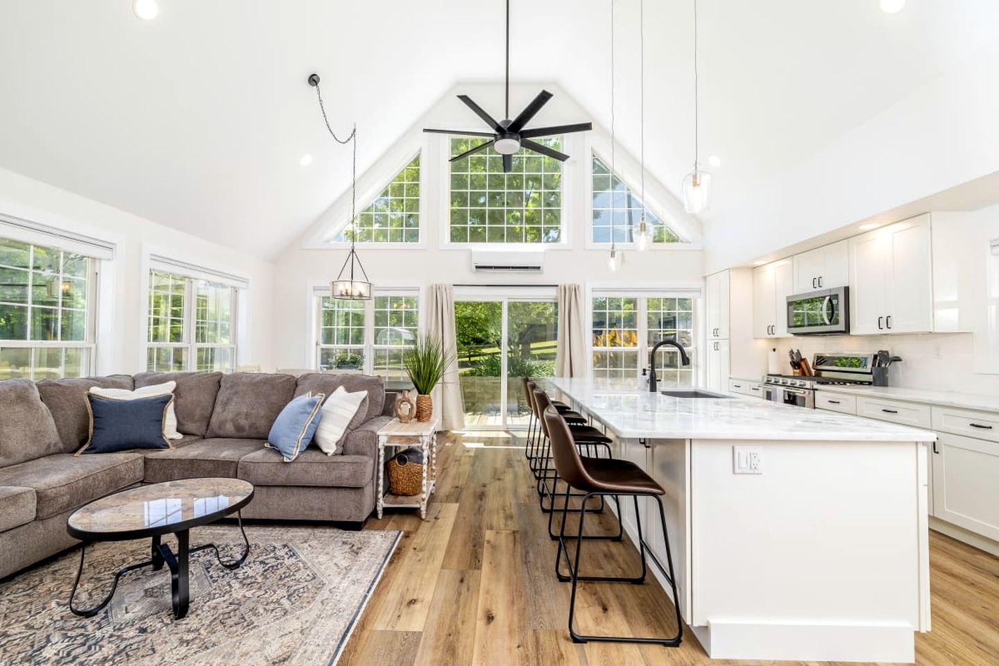 Tranquil Farmhouse Cottage with Scenic Views of the Smoky Mountains in Maryville, Tennessee