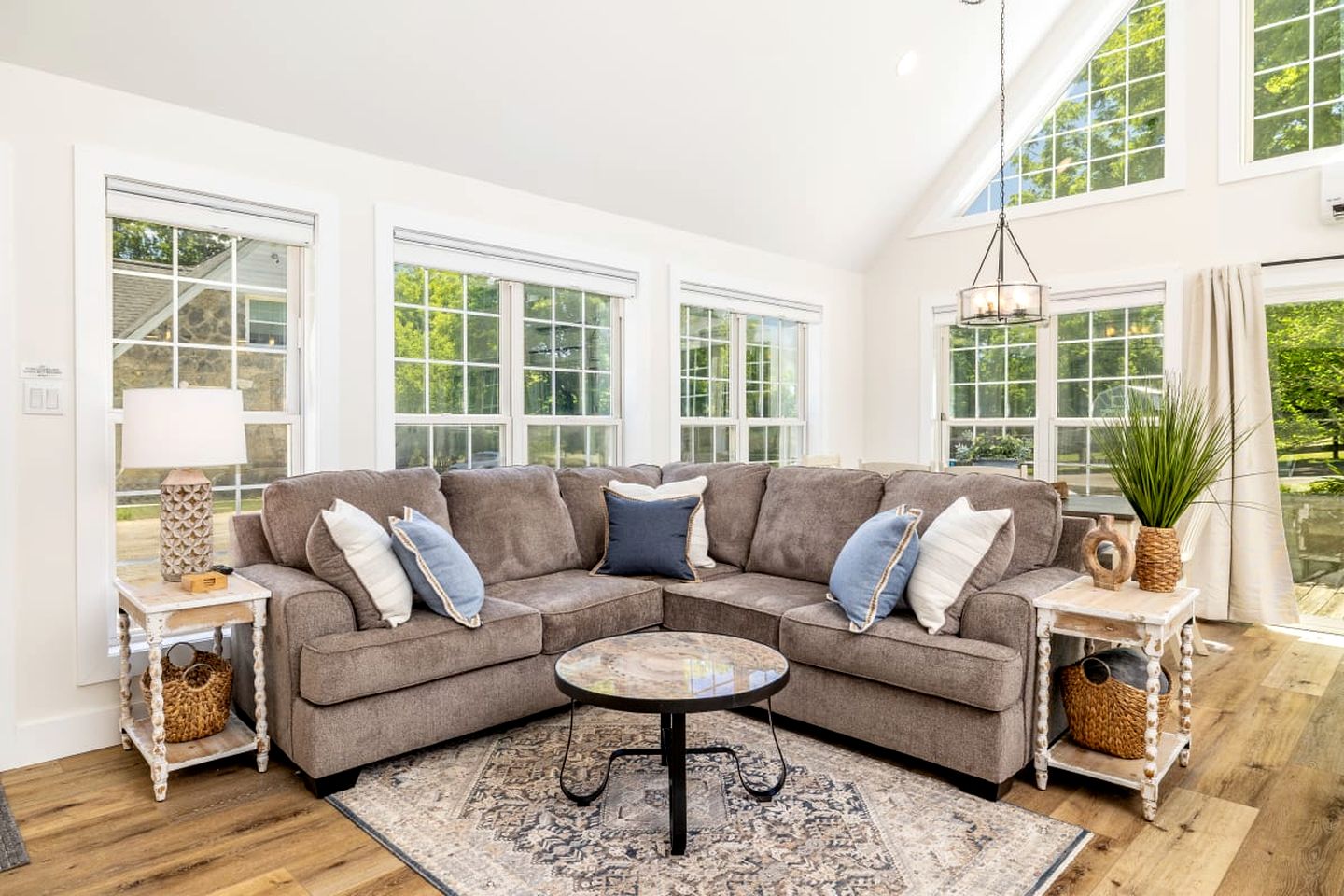 Tranquil Farmhouse Cottage with Scenic Views of the Smoky Mountains in Maryville, Tennessee