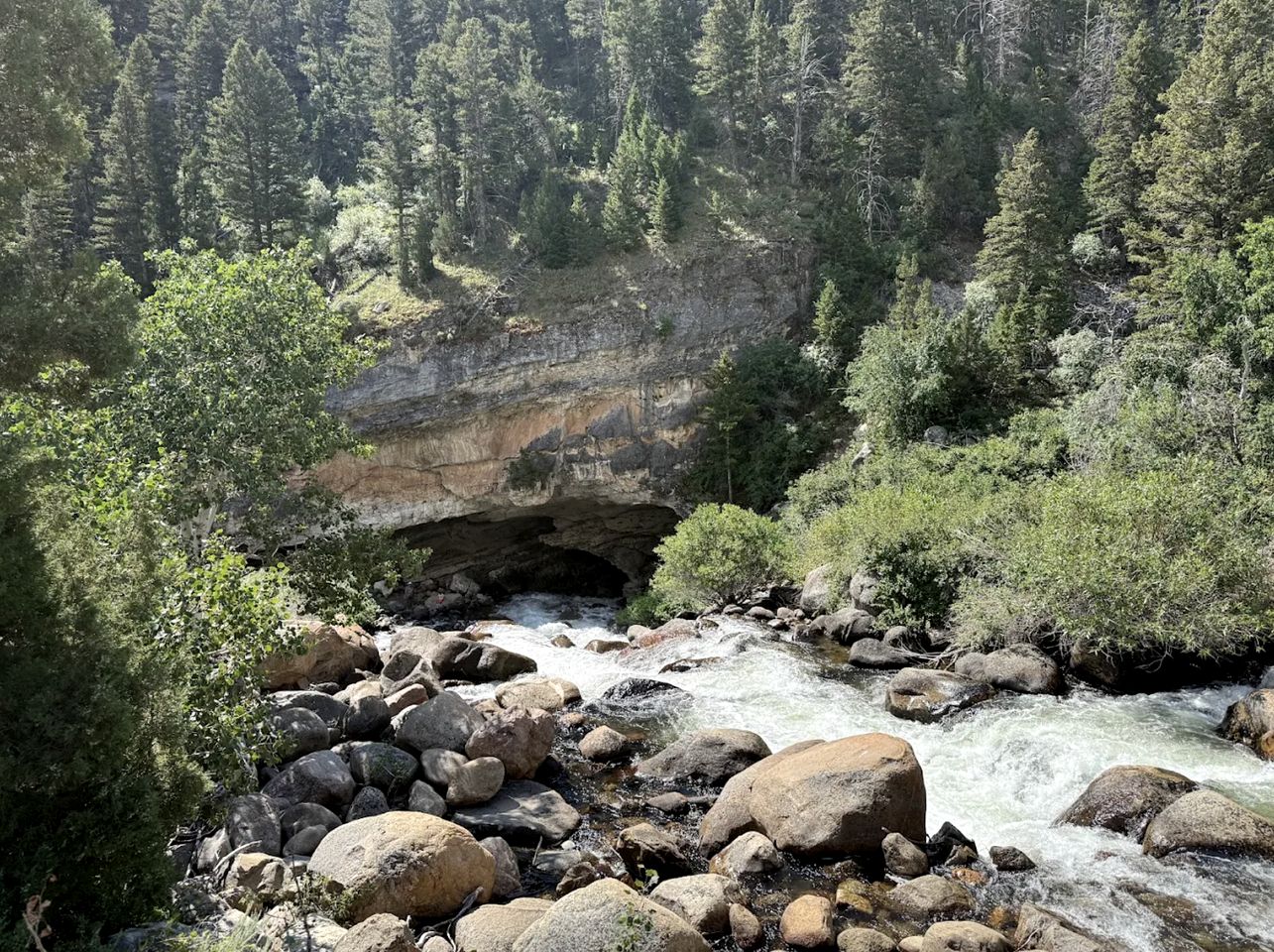 Tranquil Mountain Guesthouse with Hot Tub and Creek Views Near Trails in Lander, Wyoming