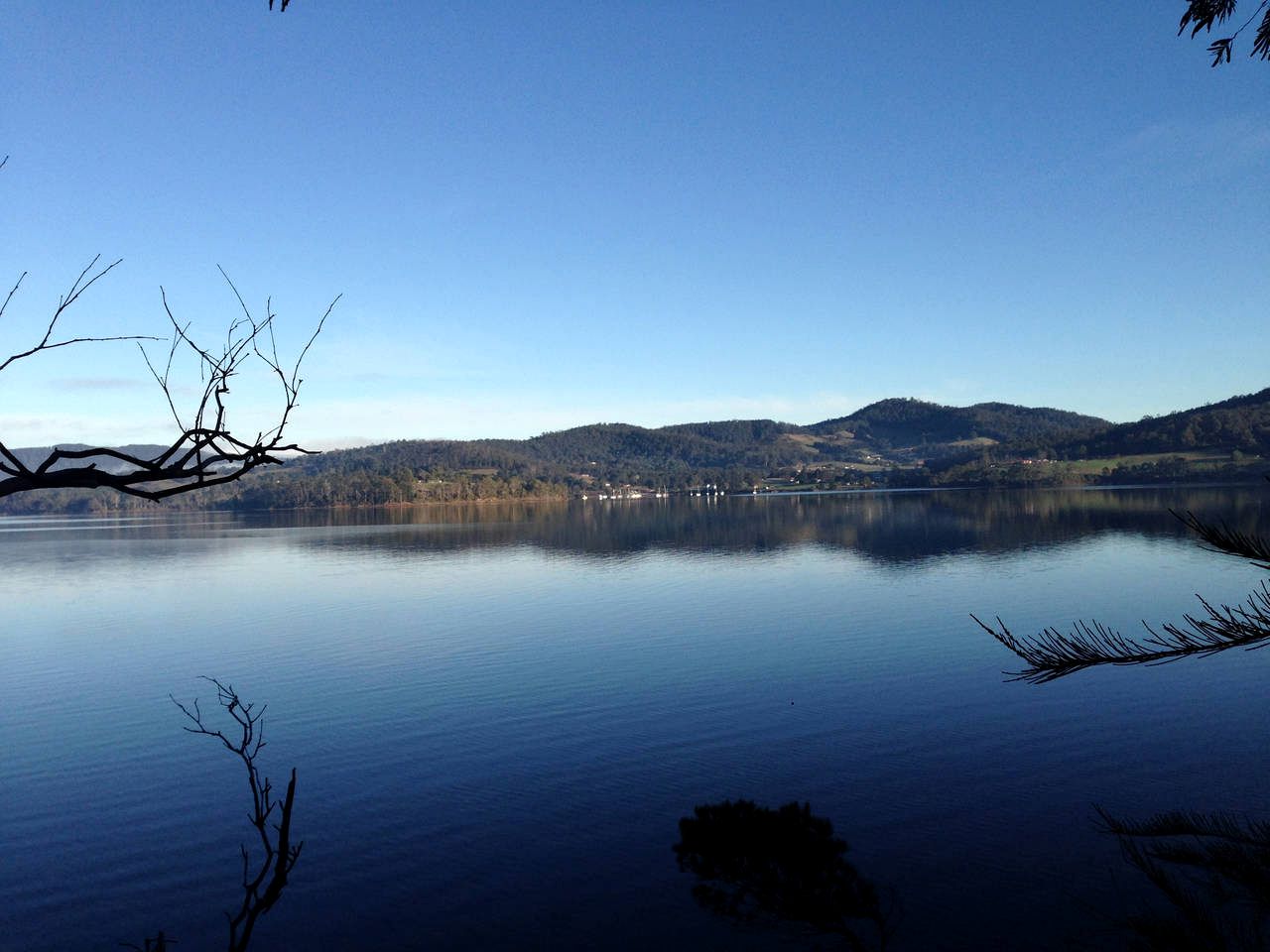 Peaceful Holiday Getaway in Pristine Location on Kangaroo Bay in Tasmania