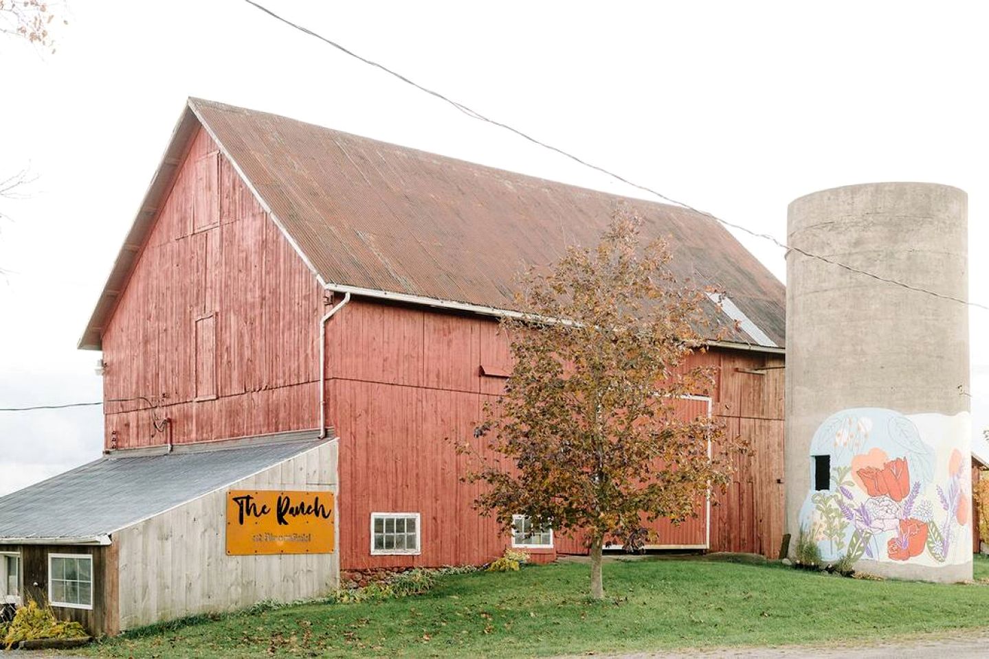 Tranquil Restored Farmhouse Ideal to Disconnect in Ontario