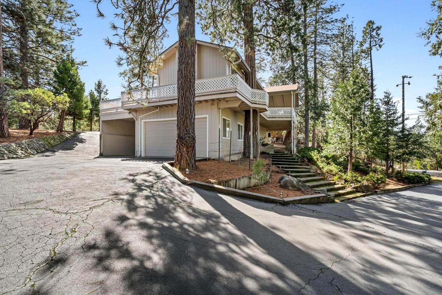 Impressive Villa with Ping Pong Table and Barbecue in Groveland, California