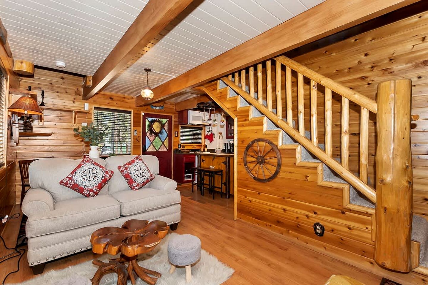 Tranquil Retreat: Lakeside Cabin in Fawnskin, Big Bear Mountains