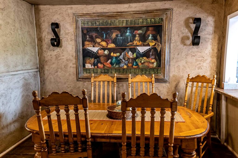 Cabins (United States of America, Chilton, Texas)