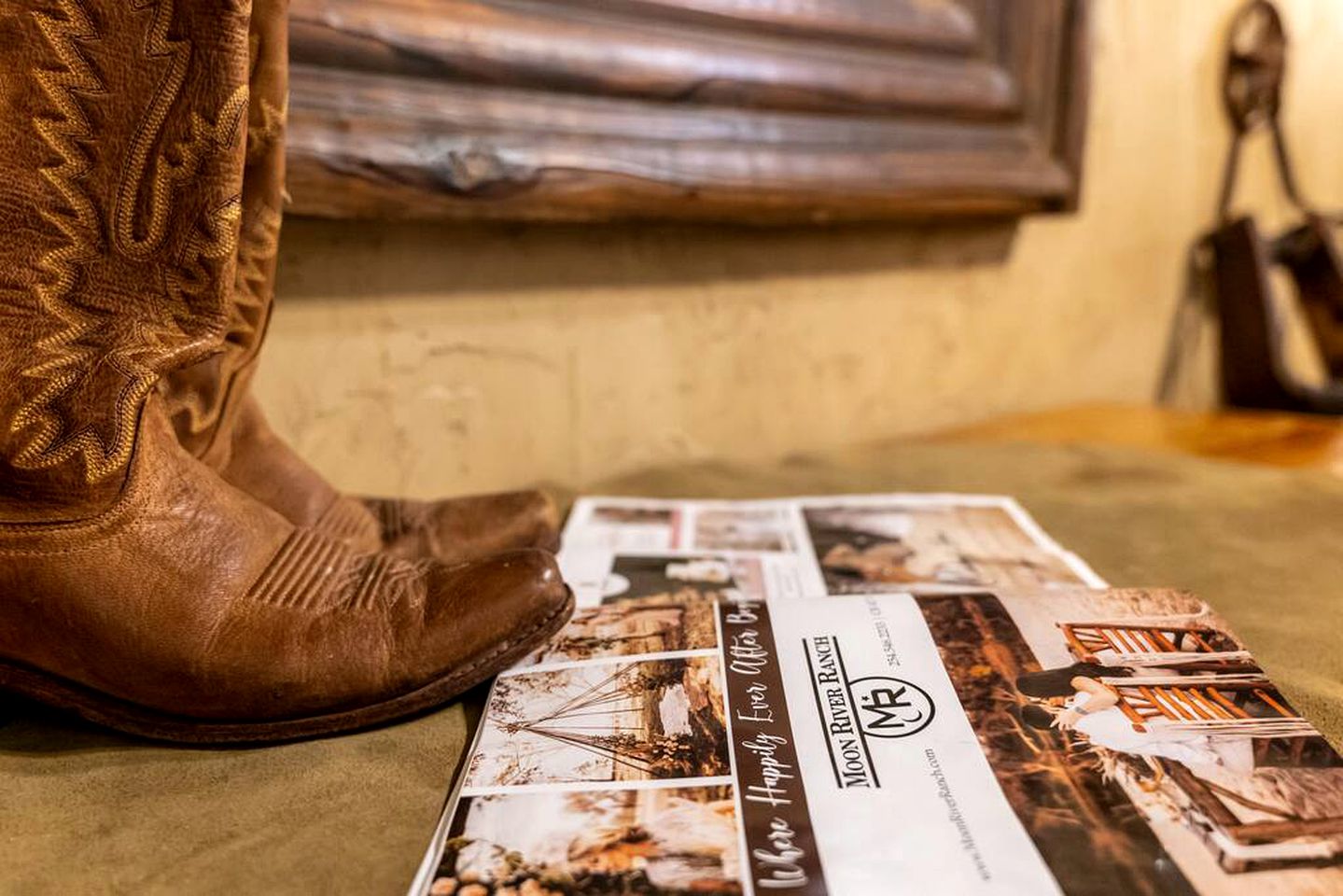 Tranquil Retreat: Lakeside Cabin Glamping near Waco, Texas