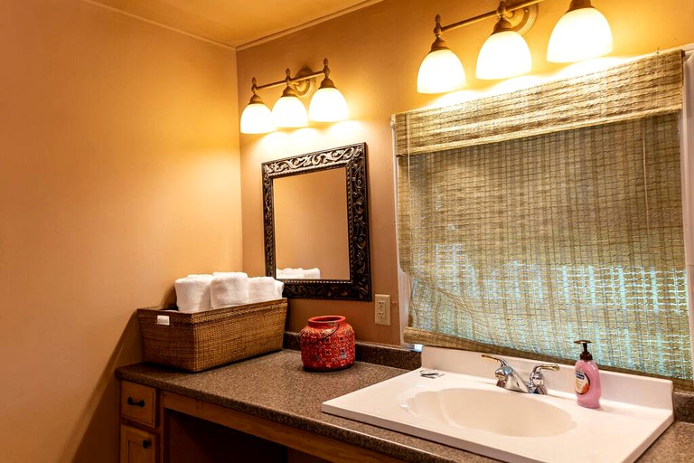 Cabins (United States of America, Chilton, Texas)