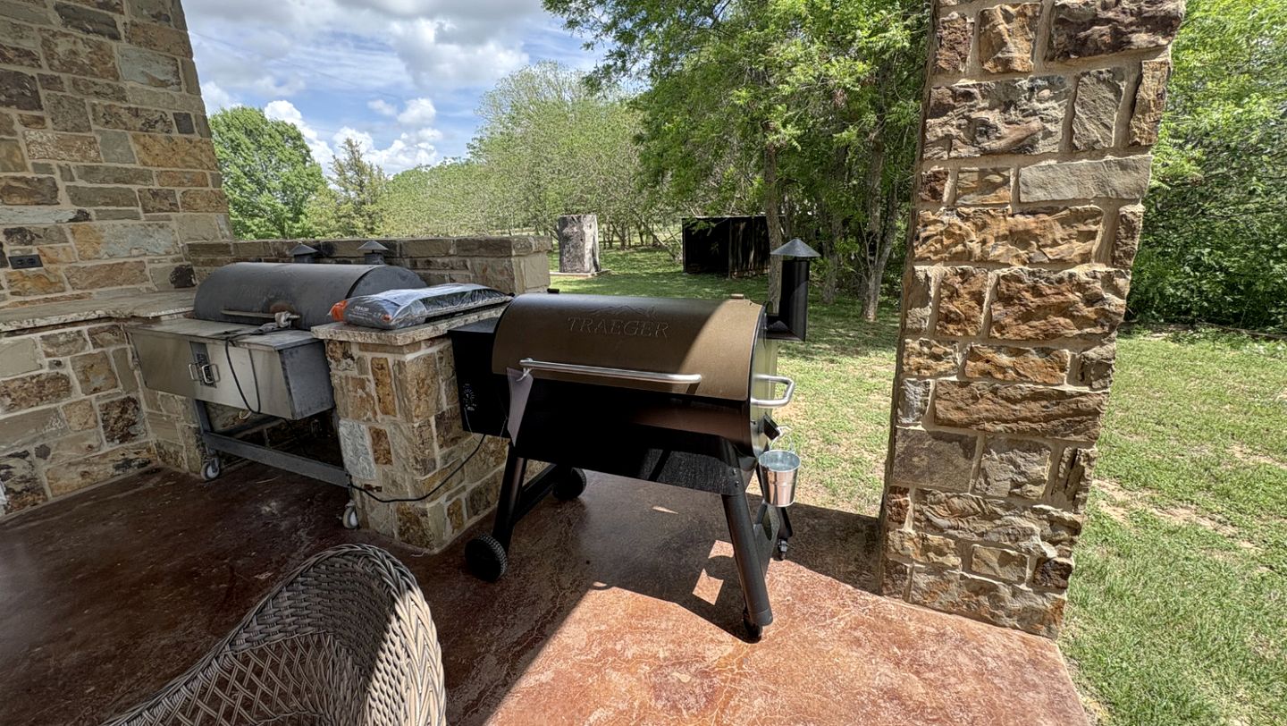 Tranquil Riverfront Retreat with Pool Table and Firepit near the Brazos River in Riverside, Texas