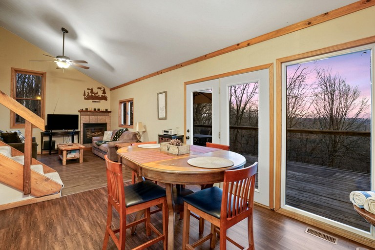 Cabins (United States of America, Amanda, Ohio)