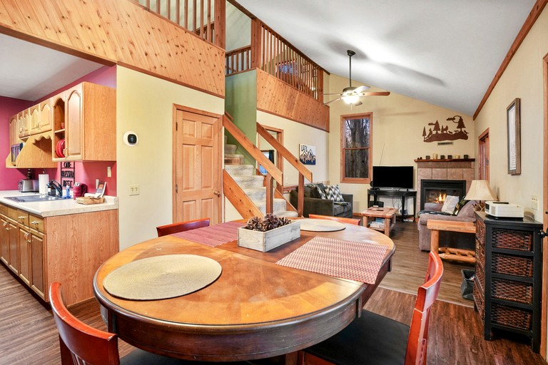 Cabins (United States of America, Amanda, Ohio)
