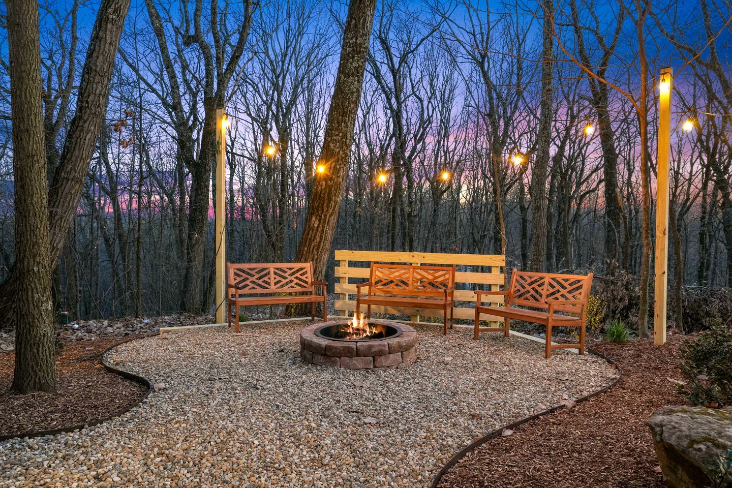 Tranquil Secluded Cabin with Private Deck, Hot-Tub, Pool Table and Views in Ohio