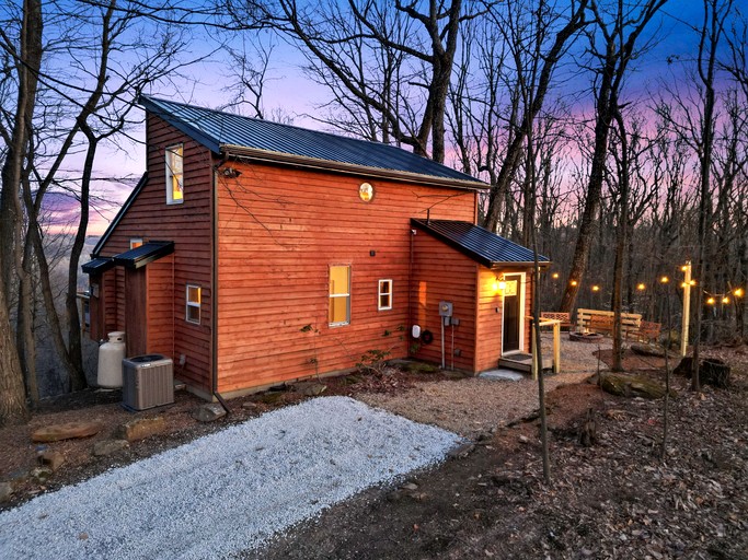 Cabins (United States of America, Amanda, Ohio)