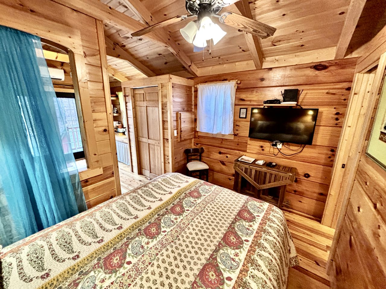 Gypsy Cottage Near the Smokies #15 Queenie, Sevierville, Tennessee