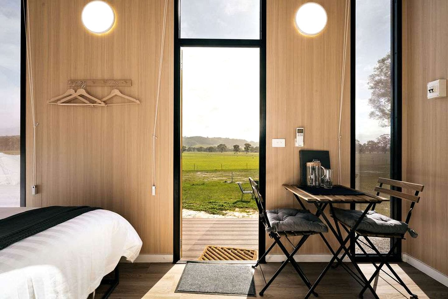 Tranquil Tiny House Farm Stay with Rolling Hill Views near Grampians, Warrenmang Victoria