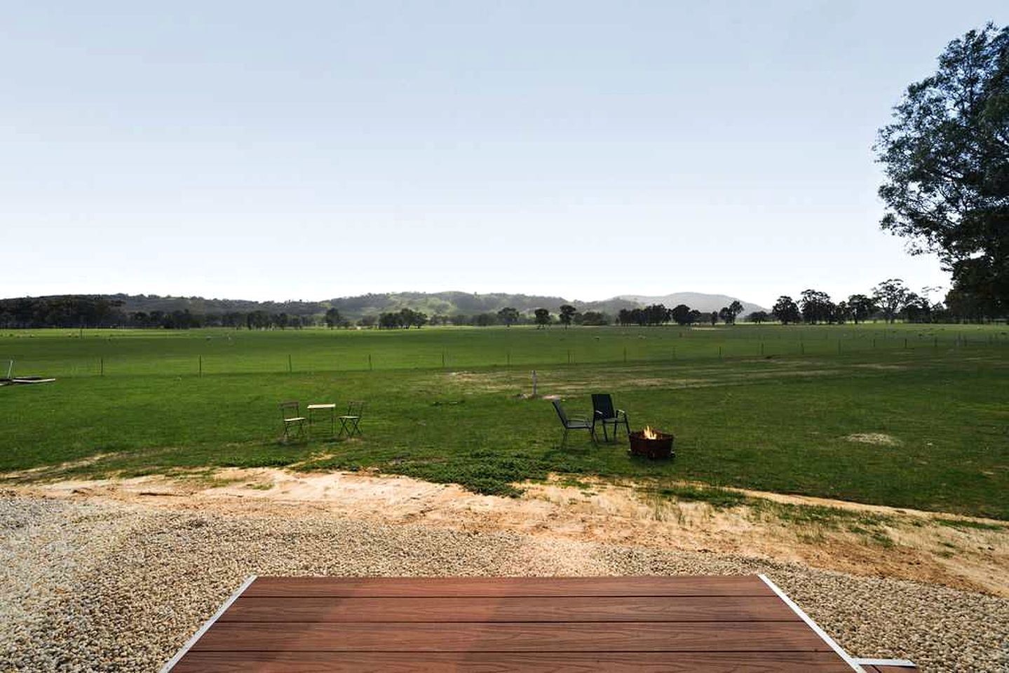Tranquil Tiny House Farm Stay with Rolling Hill Views near Grampians, Warrenmang Victoria