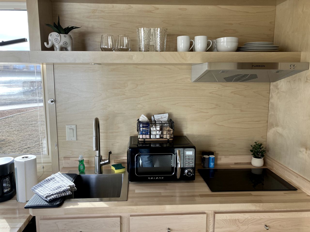 Tranquil Tiny House Hideaway in Colorado: Peaceful Waterside Bliss in Grand Junction