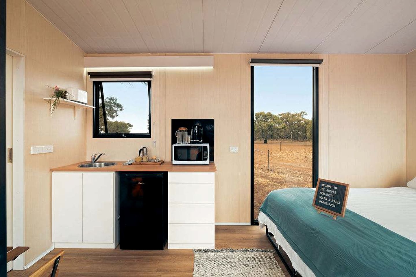 Tranquil Tiny House with Native Bush Forest Retreat near Bendigo, Wycheproof VIC