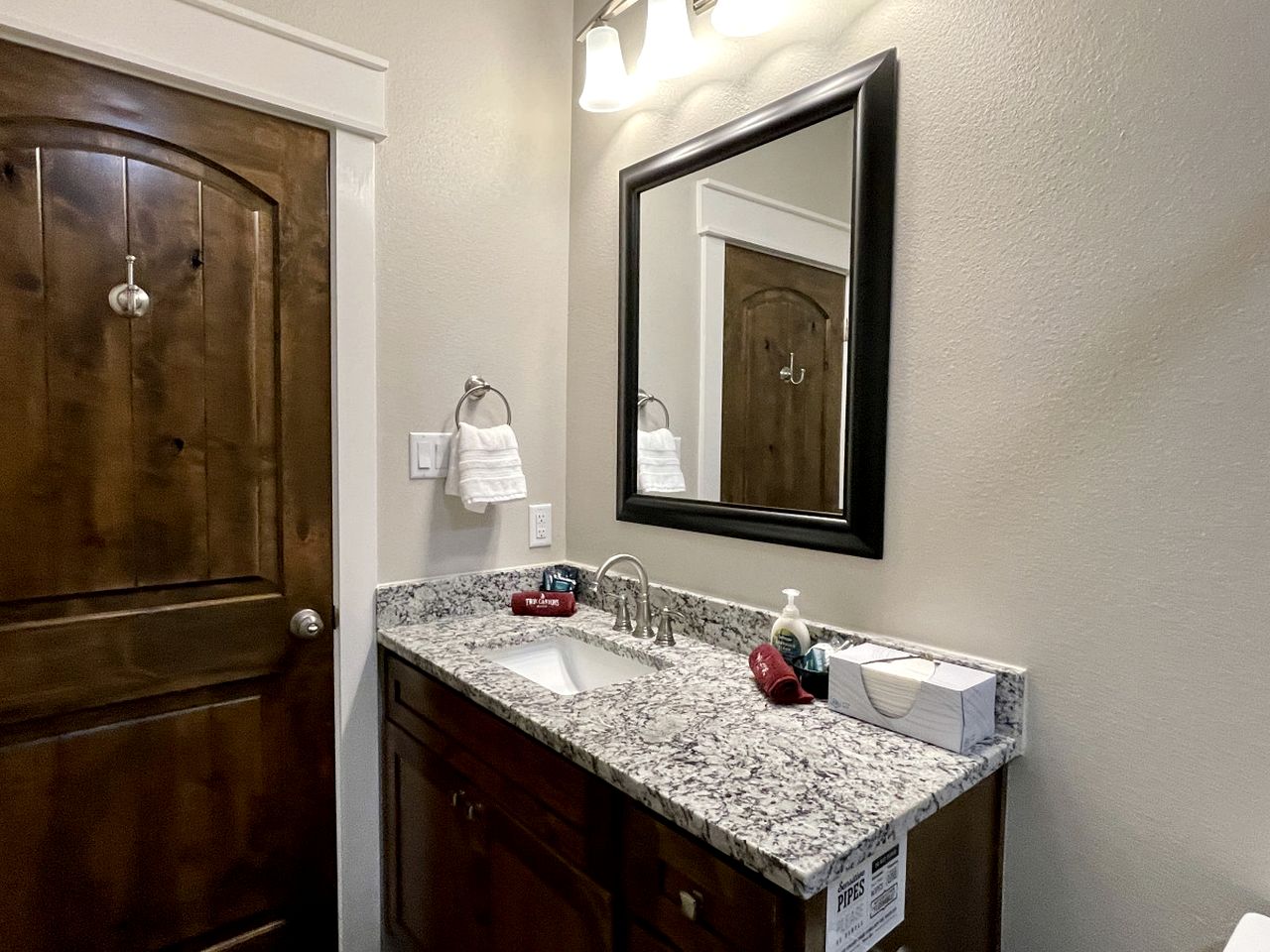 Lakefront Ranch Retreat with Lovely Tranquil Hiking Trails in Texas