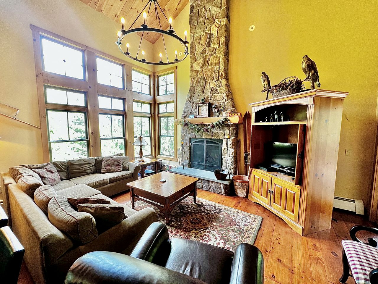 Spacious Retreat with Hot-Tub and BBQ in Vermont