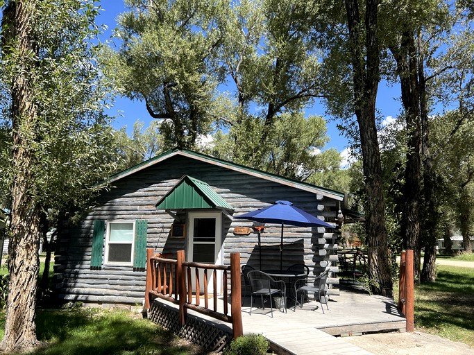 Cabins (United States of America, Riverside, Wyoming)