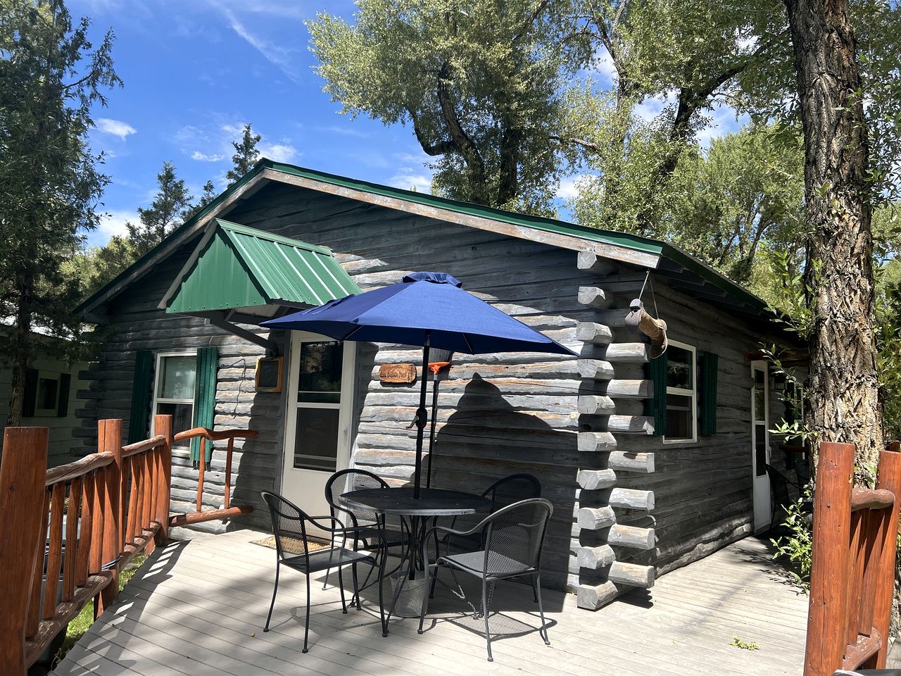 Tranquil Two Bedroom Cabin in Riverside, Wyoming