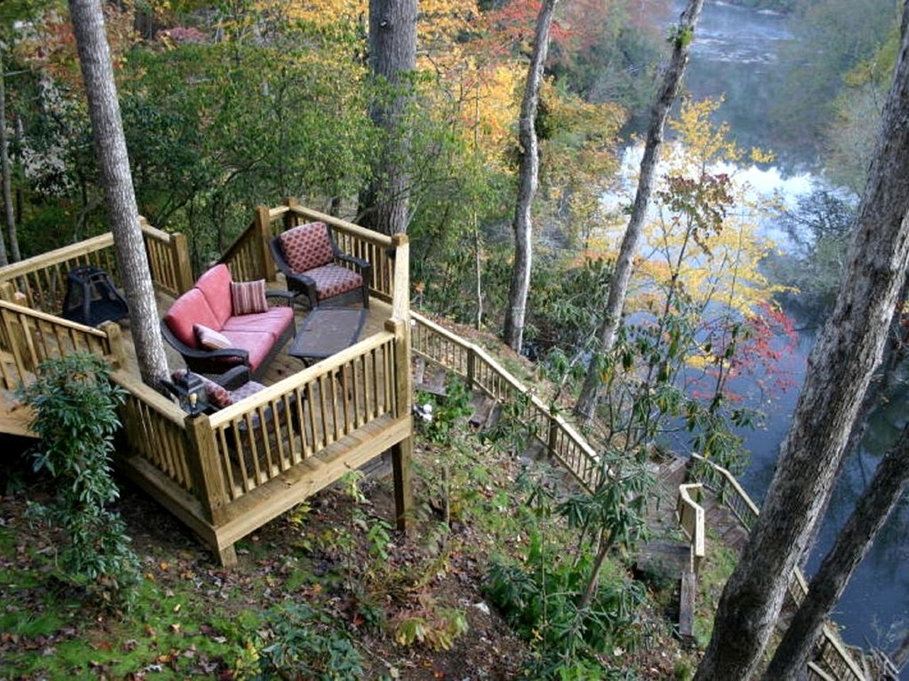 River Cabin Rental in Ellijay, Georgia