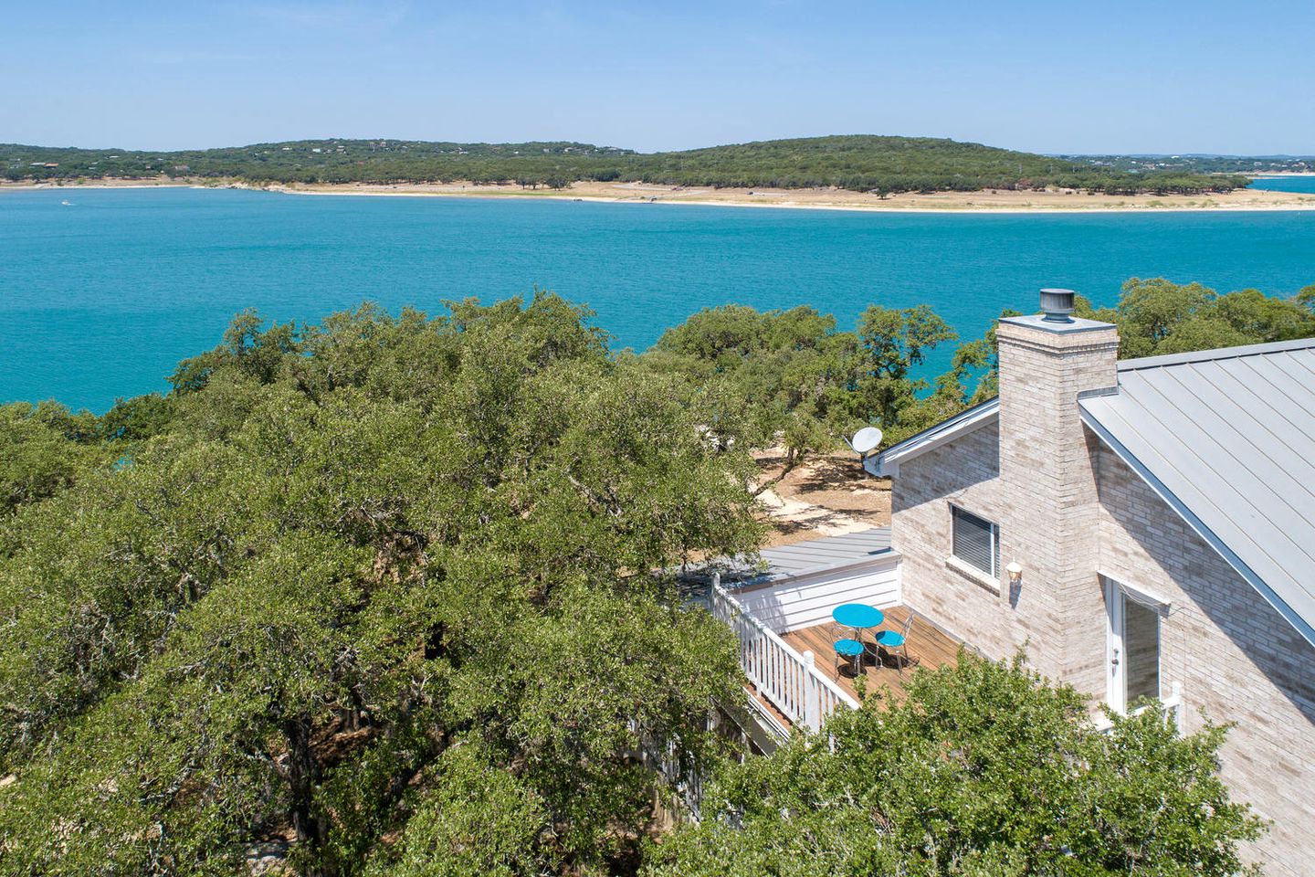 Riverside Retreat for Glamping on the Guadalupe River, Ideal for Families or Friends