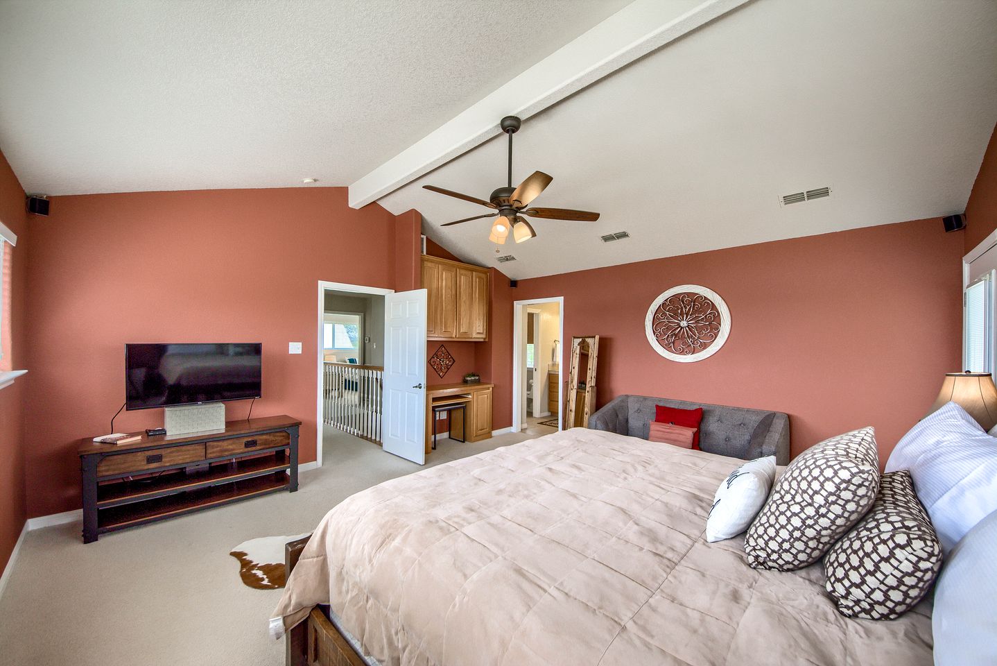 Riverside Retreat for Glamping on the Guadalupe River, Ideal for Families or Friends